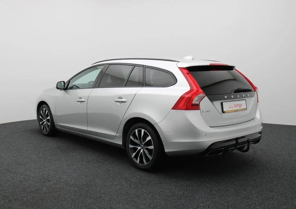 Volvo V60 cena 60999 przebieg: 195511, rok produkcji 2017 z Białystok małe 466